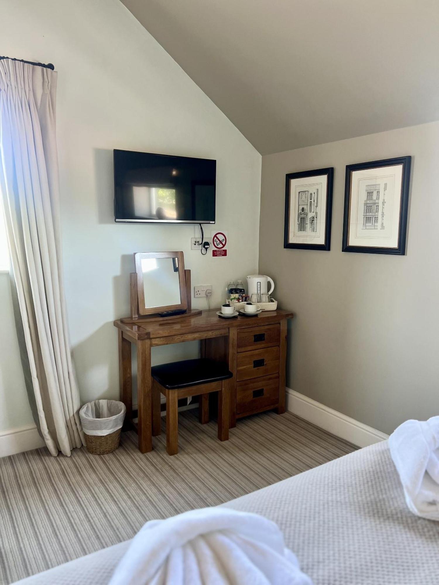 The Parson Woodforde Hotel Weston Longville Bilik gambar