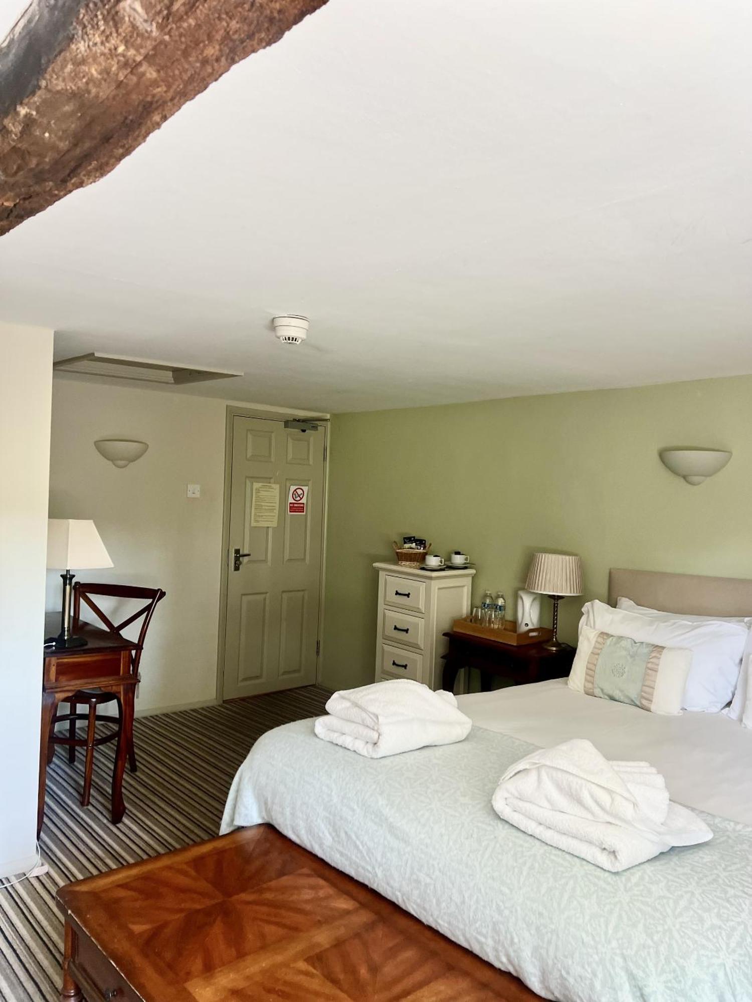 The Parson Woodforde Hotel Weston Longville Bilik gambar